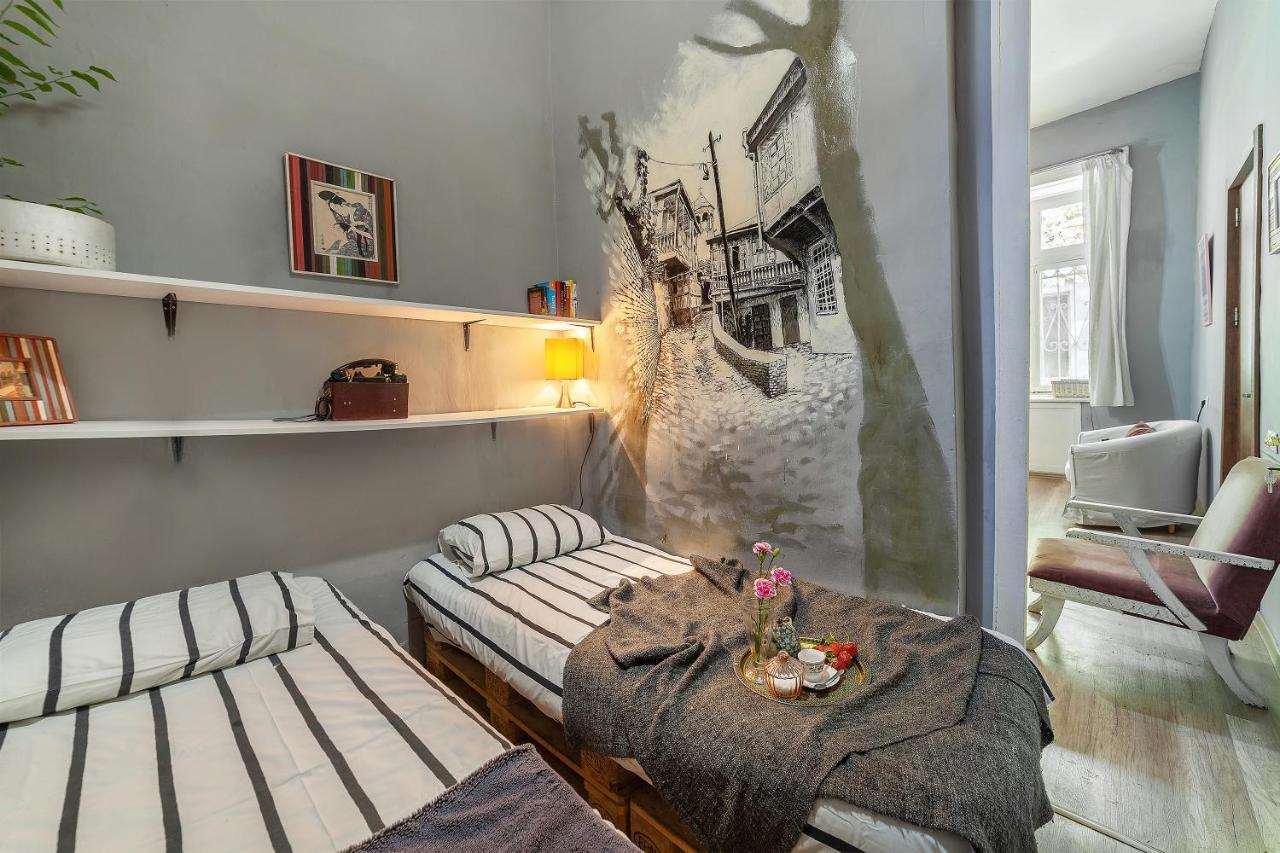 Hostel Indie Mindie Tbilisi Buitenkant foto